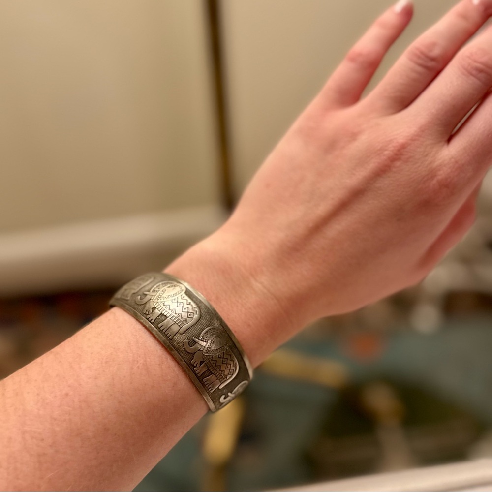 Vintage Elephant Tibetan Boho Adjustable Cuff Bracelet
Silver Plated